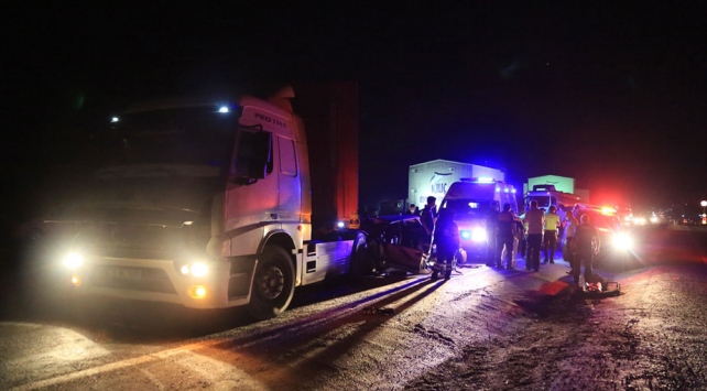 Muğla’da otomobil ile tır çarpıştı: 1 ölü, 3 yaralı