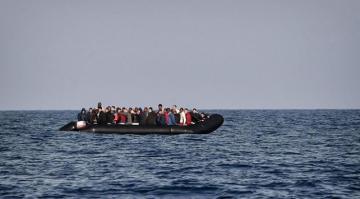 Tunus açıklarında 15 düzensiz göçmen yakalandı