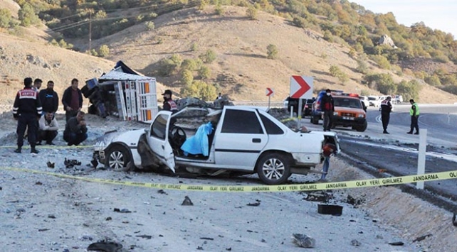 Yozgat’ta tır ile otomobil çarpıştı: 1 ölü, 1 yaralı