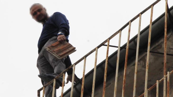 İntihara bile kalkışan uyuşturucu satıcısının sonu cezaevi oldu